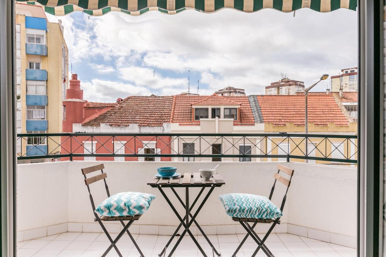 1 Bedroom Beach Apartment With Balcony 2 Min Walk To The Beach! กอสตา ดา กาปาริกา ภายนอก รูปภาพ