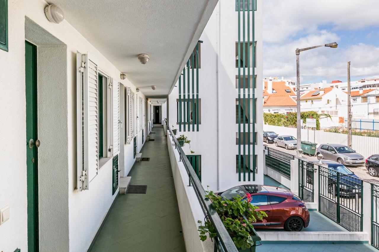 1 Bedroom Beach Apartment With Balcony 2 Min Walk To The Beach! กอสตา ดา กาปาริกา ภายนอก รูปภาพ